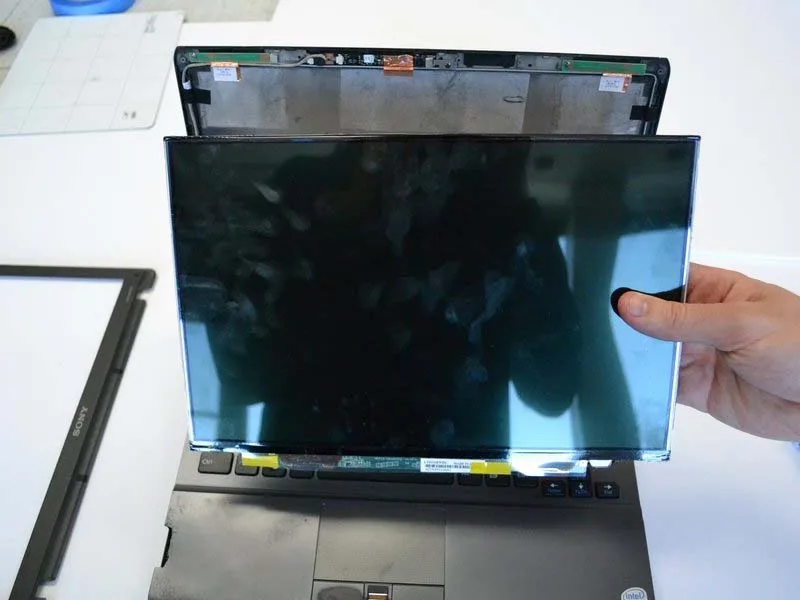meo-thay-man-hinh-laptop-sony-vaio-vgn-sr140e-tai-nha-h11