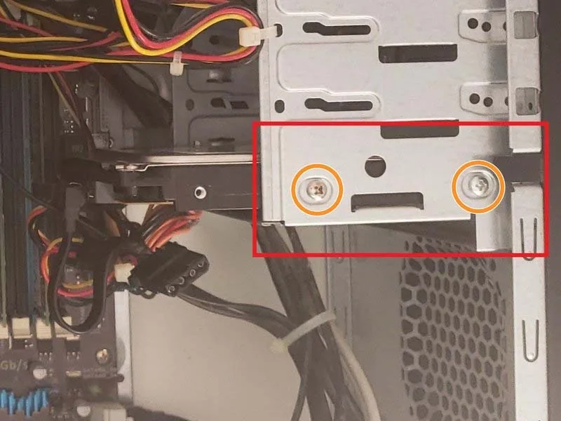 huong-dan-thay-o-cung-cho-may-tinh-dje-ban-asus-cm1745-h2