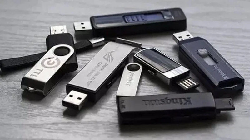 ly-do-vi-sao-usb-bi-chuyen-sang-djinh-dang-raw.jpg