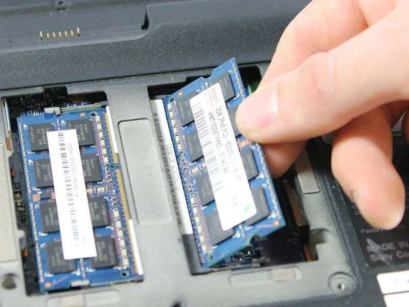 Các Bước Thay RAM Laptop Sony Vaio VPC-Y2190X Nhanh Chóng