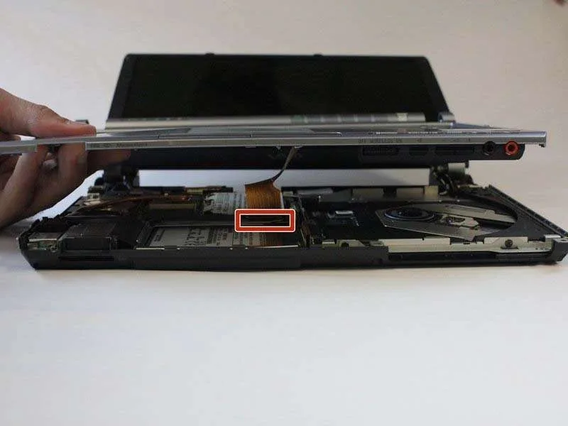 Các Bước Thay Vỏ Nhựa Cho Sony Vaio PCG-4G1L Cụ Thể