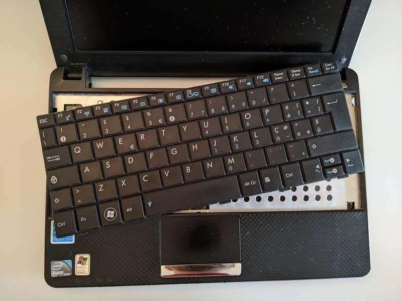 Cách Phân Tách ASUS Eee PC 1001PX Sửa Lỗi Màn Hình Đen