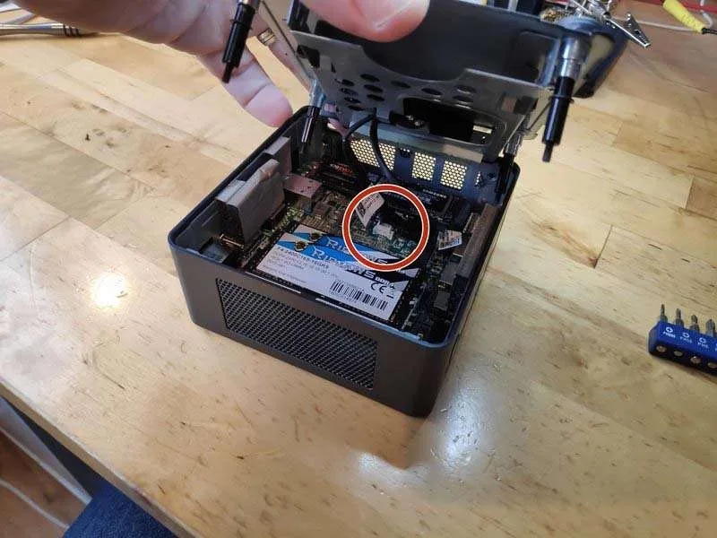 12 Bước Tháo Rời Intel NUC8i7BEH Đúng Cách Nhất