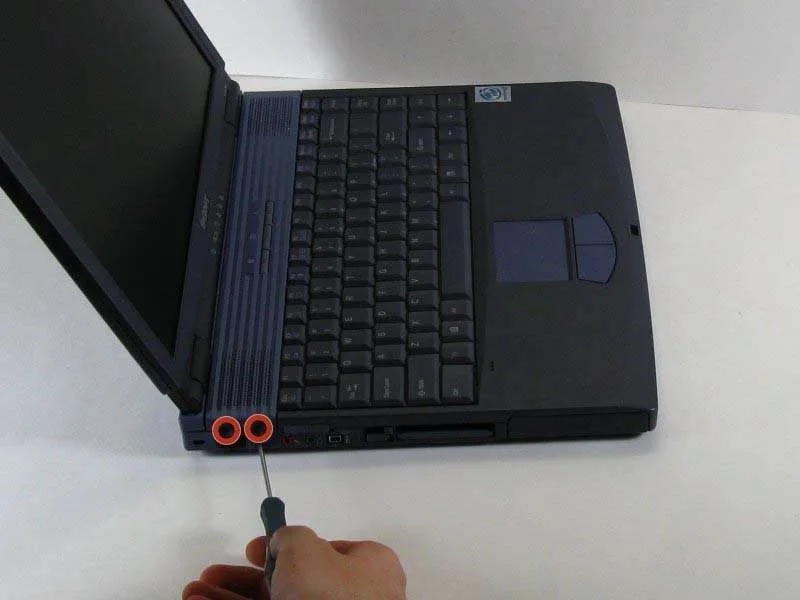 Mách Bạn Cách Thay Loa Sony VAIO PCG-F360 Chuyên Nghiệp