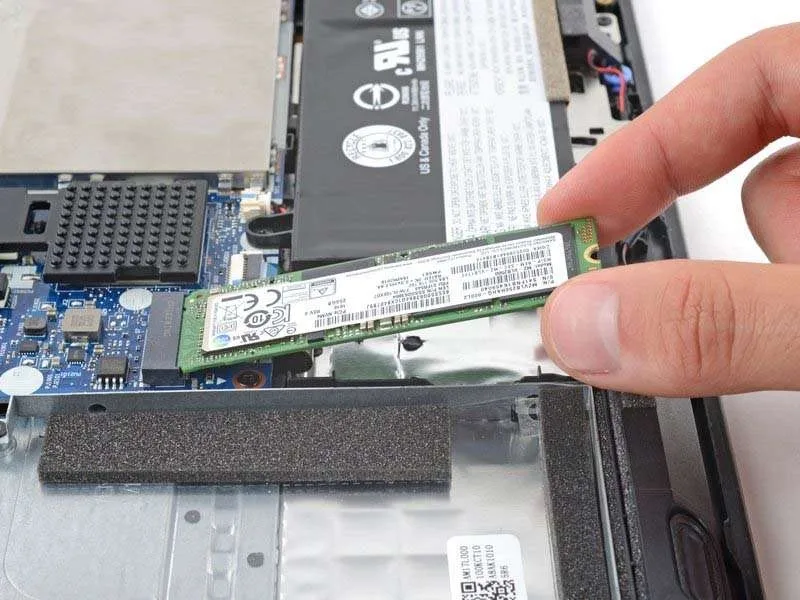 Cách Thay, Nâng Cấp Ổ SSD M.2 2280 Laptop Lenovo Legion Y7000P