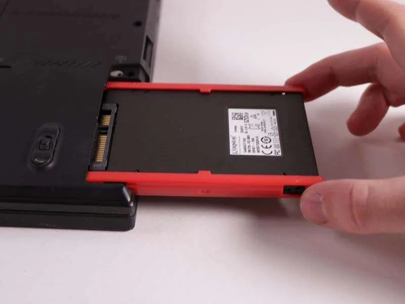 Cách Thay Ổ Cứng HDD Cho Lenovo ThinkPad T420s Đơn Giản