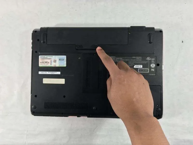 Cách Thay Pin Sony Vaio PCG-61411L Đảm Bảo Thành Công