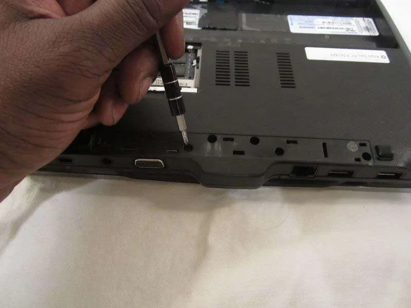 Cách Thay Quạt Tản Nhiệt Trên Asus Eee PC T101MT Đơn Giản