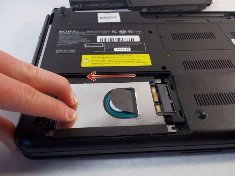 Hướng Dẫn Cách Thay Ổ Cứng Sony Vaio VPCEG26FX Dễ Dàng