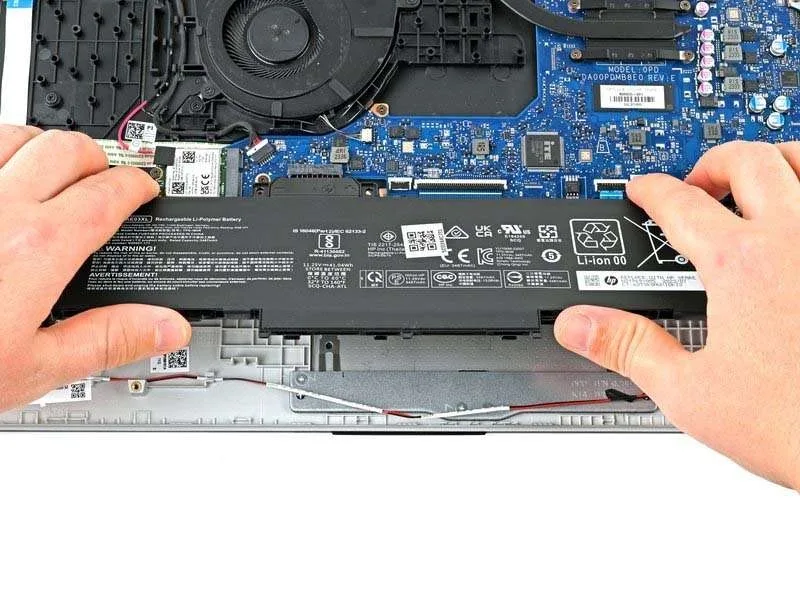 Hướng Dẫn Cách Thay Pin Laptop HP 15-fc0000 Series Cực Nhanh
