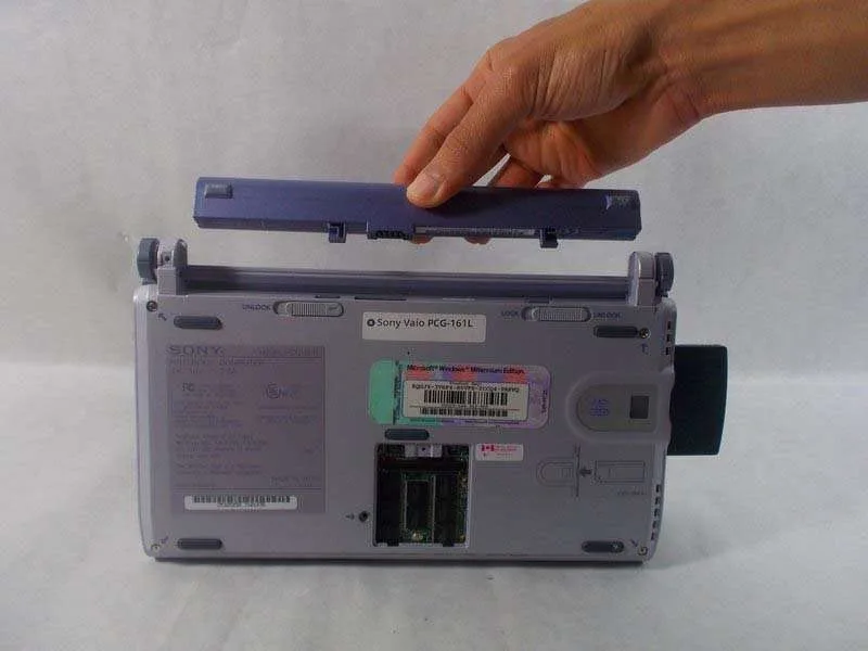 Hướng Dẫn Cách Thay Pin Laptop Sony Vaio PCG-161L Hiệu Quả