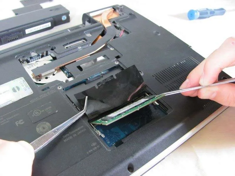 Hướng Dẫn Cách Thay RAM Cho Laptop Sony Vaio VGN-SZ120P