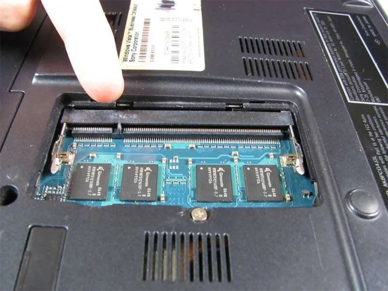 Hướng Dẫn Cách Thay RAM Laptop Sony Vaio VGN-TXN25N