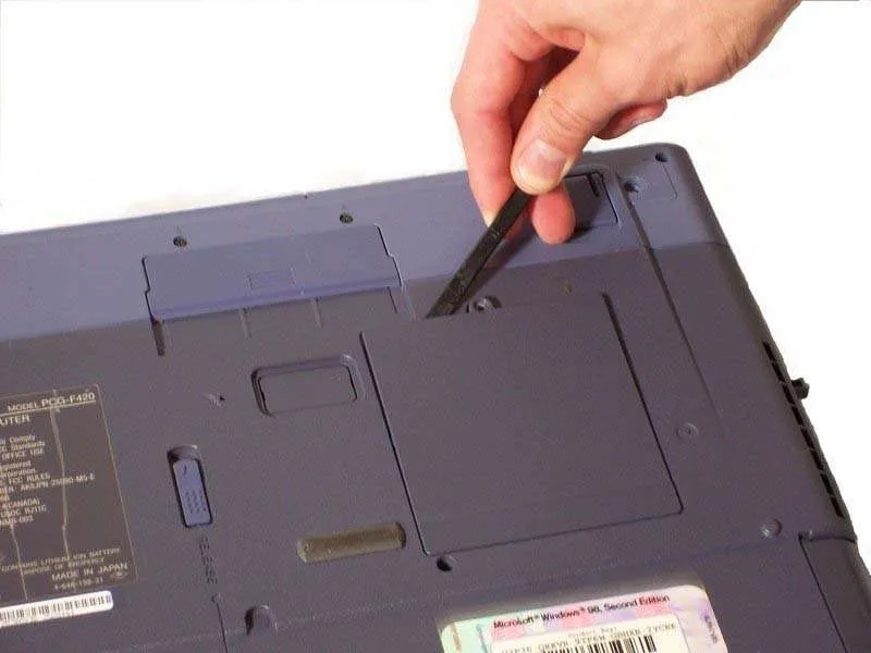 Hướng Dẫn Cách Thay RAM Trên Sony Vaio PCG-F420 Tại Nhà