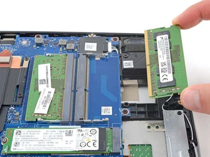 Hướng Dẫn Thay RAM Laptop HP Pavilion 15-eh Chính Xác