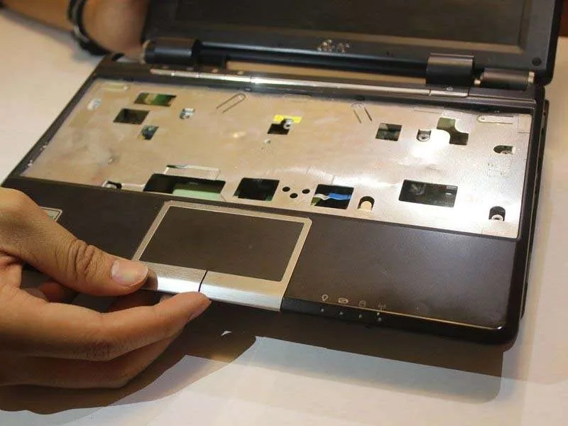 Hướng Dẫn Thay Thế Touchpad Trên Asus Eee PC 1000 HD