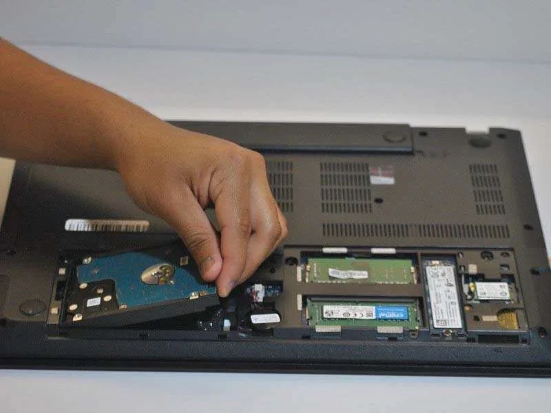 Mẹo Thay Ổ Cứng Lenovo ThinkPad E570 Đúng Cách Nhất