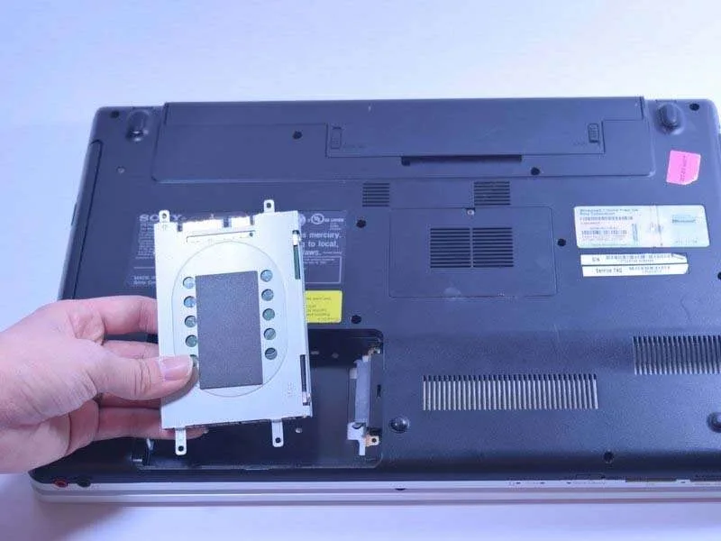 Mẹo Thay Ổ Cứng Sony Vaio VPCEB11FM An Toàn, Hiệu Quả