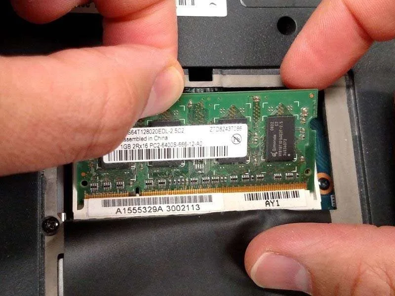 Mẹo Thay RAM Laptop Sony Vaio VGN-SR140E Cực Dễ