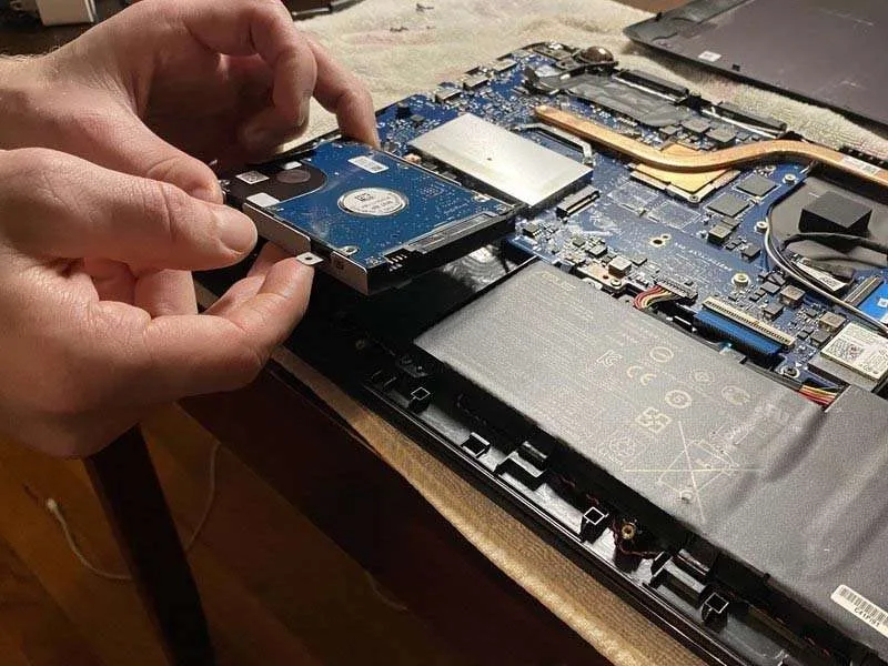 Quy Trình Thay Ổ Cứng Cho Laptop ASUS Q524U Từ A - Z