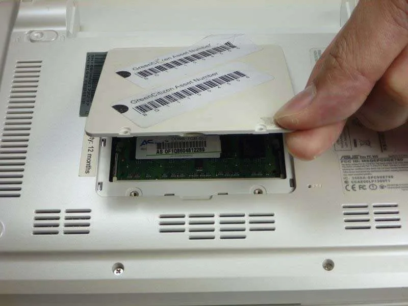 Quy Trình Thay RAM Cho Asus Eee PC 900 Không Tốn Xu Nào