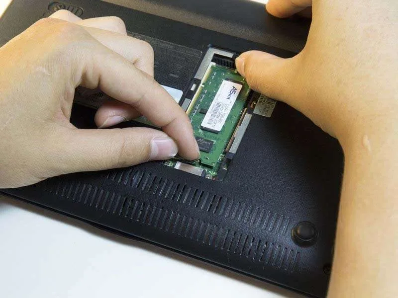 Quy Trình Thay RAM Laptop Asus Eee PC 1005PEB Chi Tiết A-Z