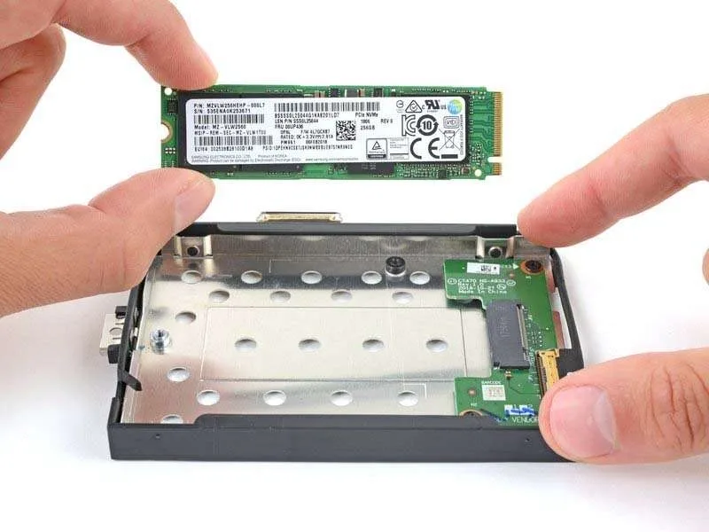 Quy Trình Thay Thế SSD Cho Lenovo ThinkPad X270 Từ A - Z